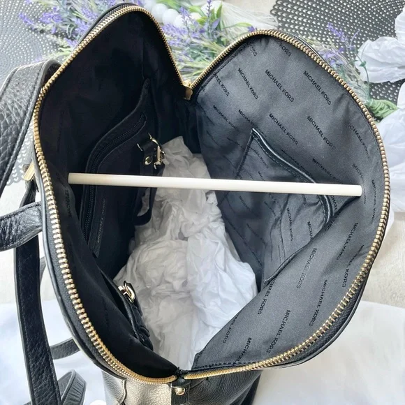 Michael Kors Backpack 🖤 - Picture 8 of 9